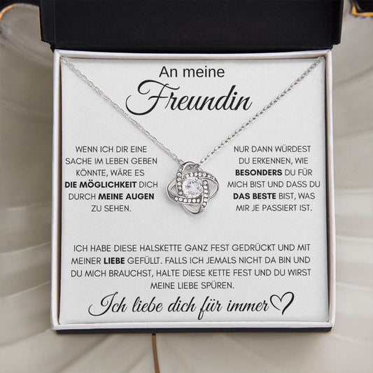 Kristall Halskette, Geschenk für Freundin, "Das Beste" Schmuck, Romantisches Accessoire, Liebevolles Geschenk, Kristall Anhänger, Damen Halskette, Persönliches Schmuckstück, Einzigartiges Design, Freundin Geschenkidee, Hochwertige Verarbeitung, Eleganter Kristallschmuck, Besondere Halskette, Liebesbeweis Schmuck, Modisches Accessoire.