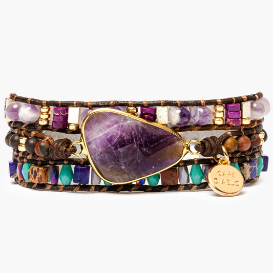 Enveloping meditation bracelet made of amethyst