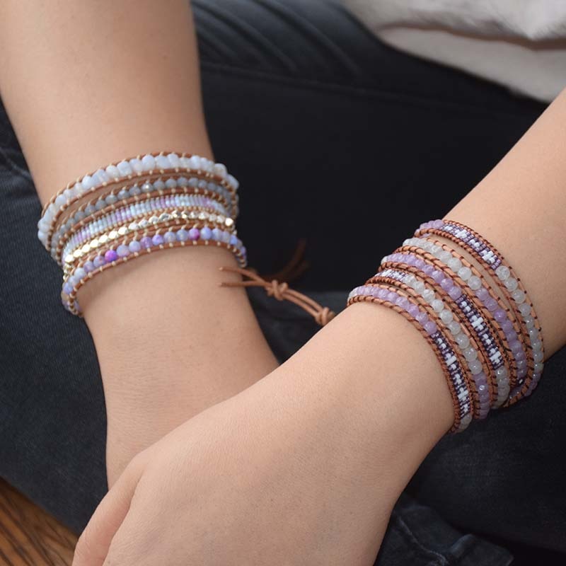 Paarse boho zomerarmband