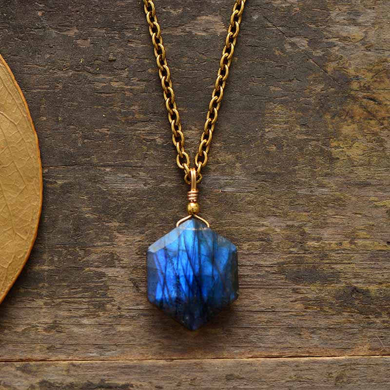 Charming labradorite necklace