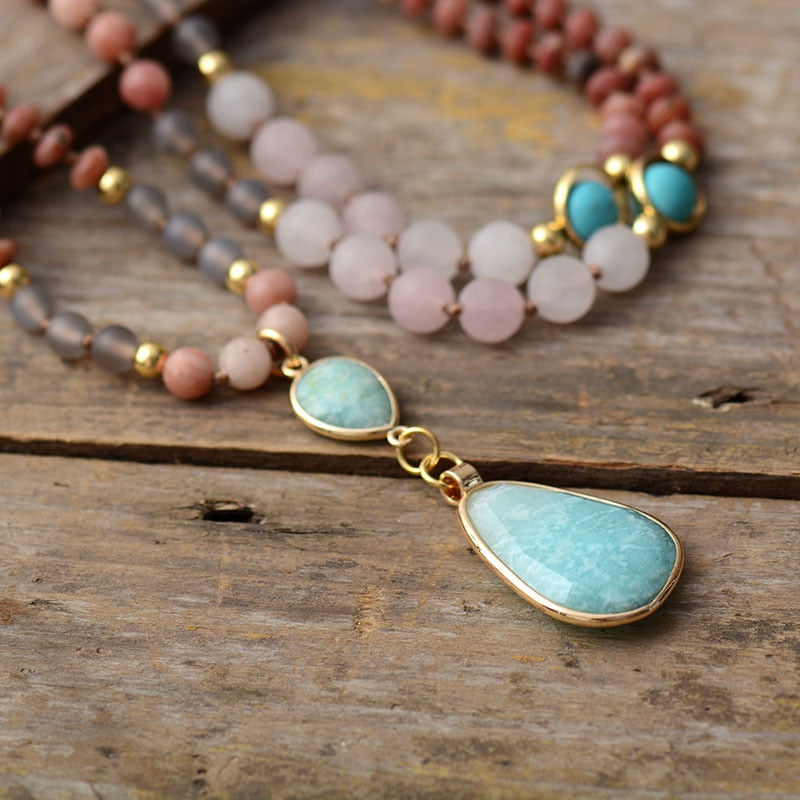 Protection necklace made of frosted turquoise and amazonite