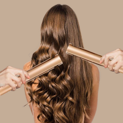 Isabella 2-in-1 Hairstyler™ Combina tu cabello con un moldeador o rizador.