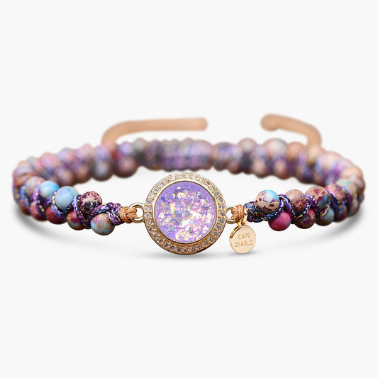 Armband av strålande violett opal